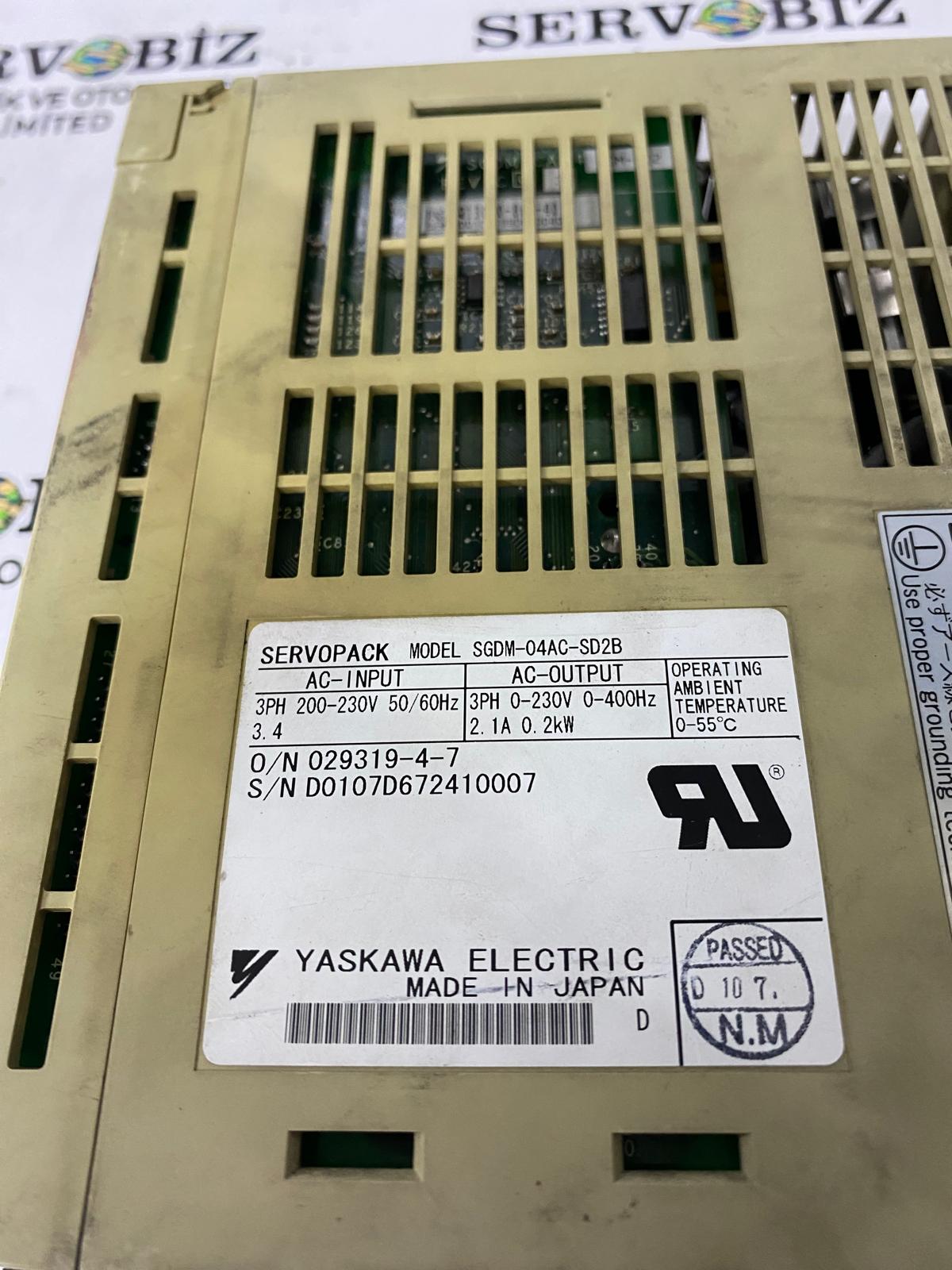 YASKAWA SGDM-04AC-SD2B