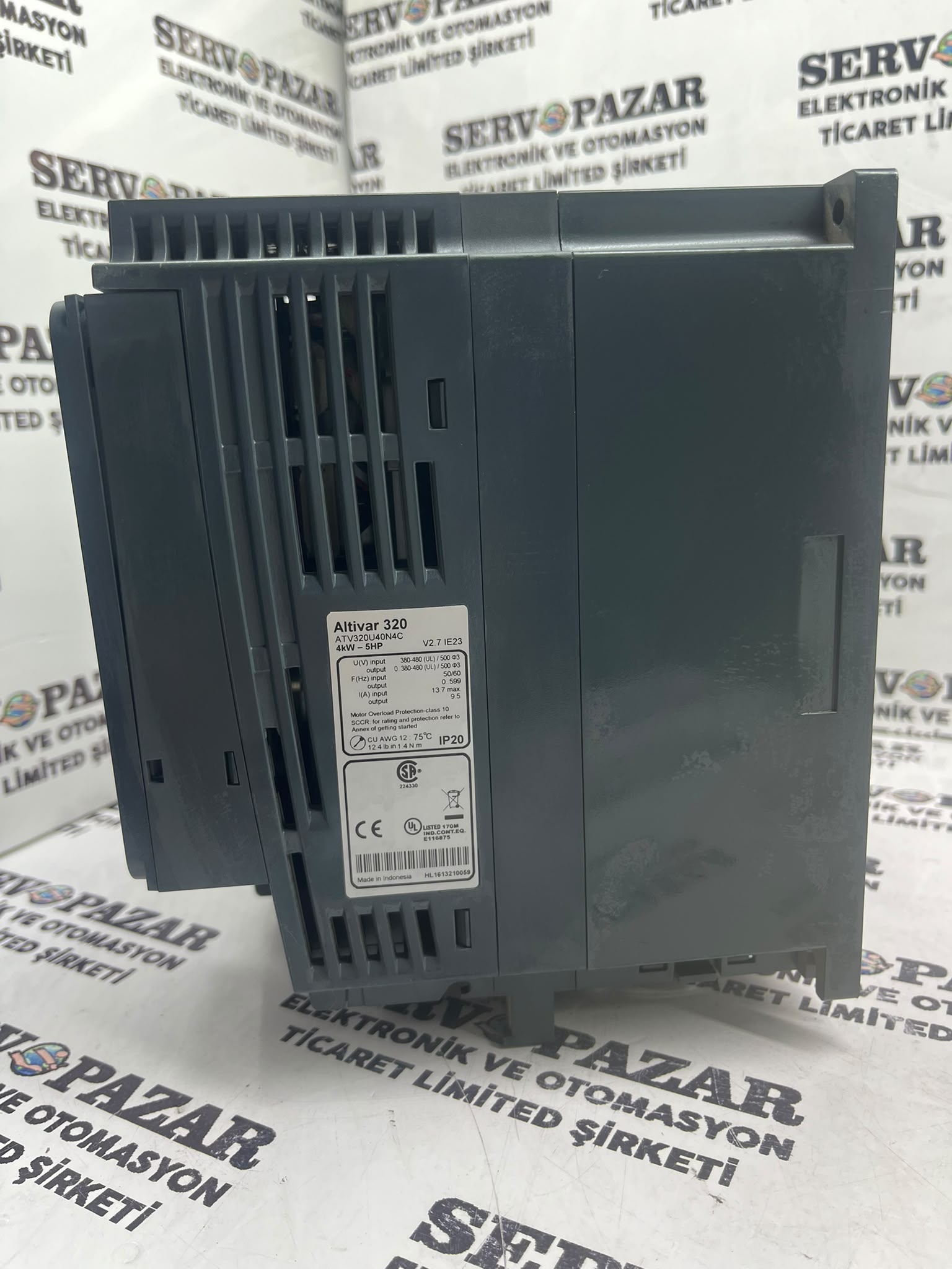 Schneider ATV320U40N4C Altivar 320 Sürücü (4 kW / 5.5 HP Trifaze 380-500V Kompakt)